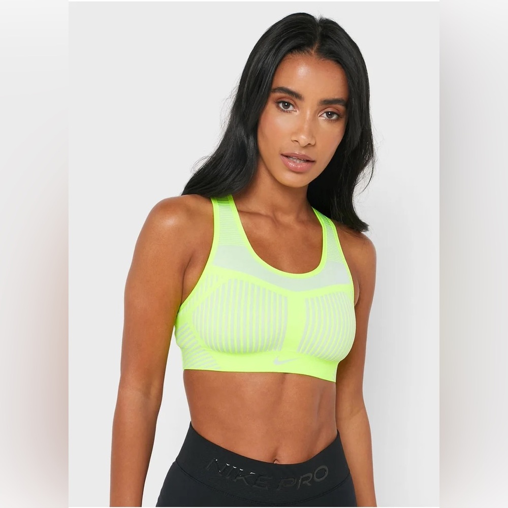 Nike
Fenom Flyknit Bra